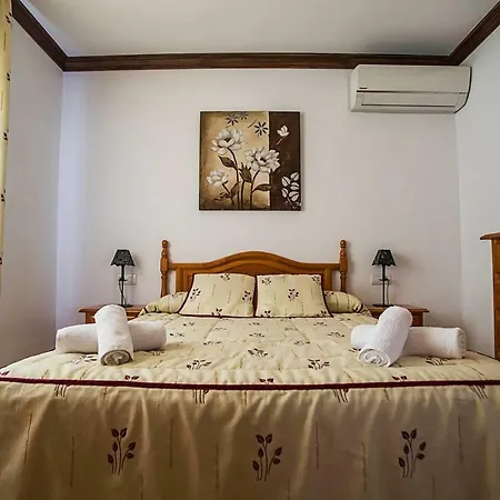 El Cano Villa *